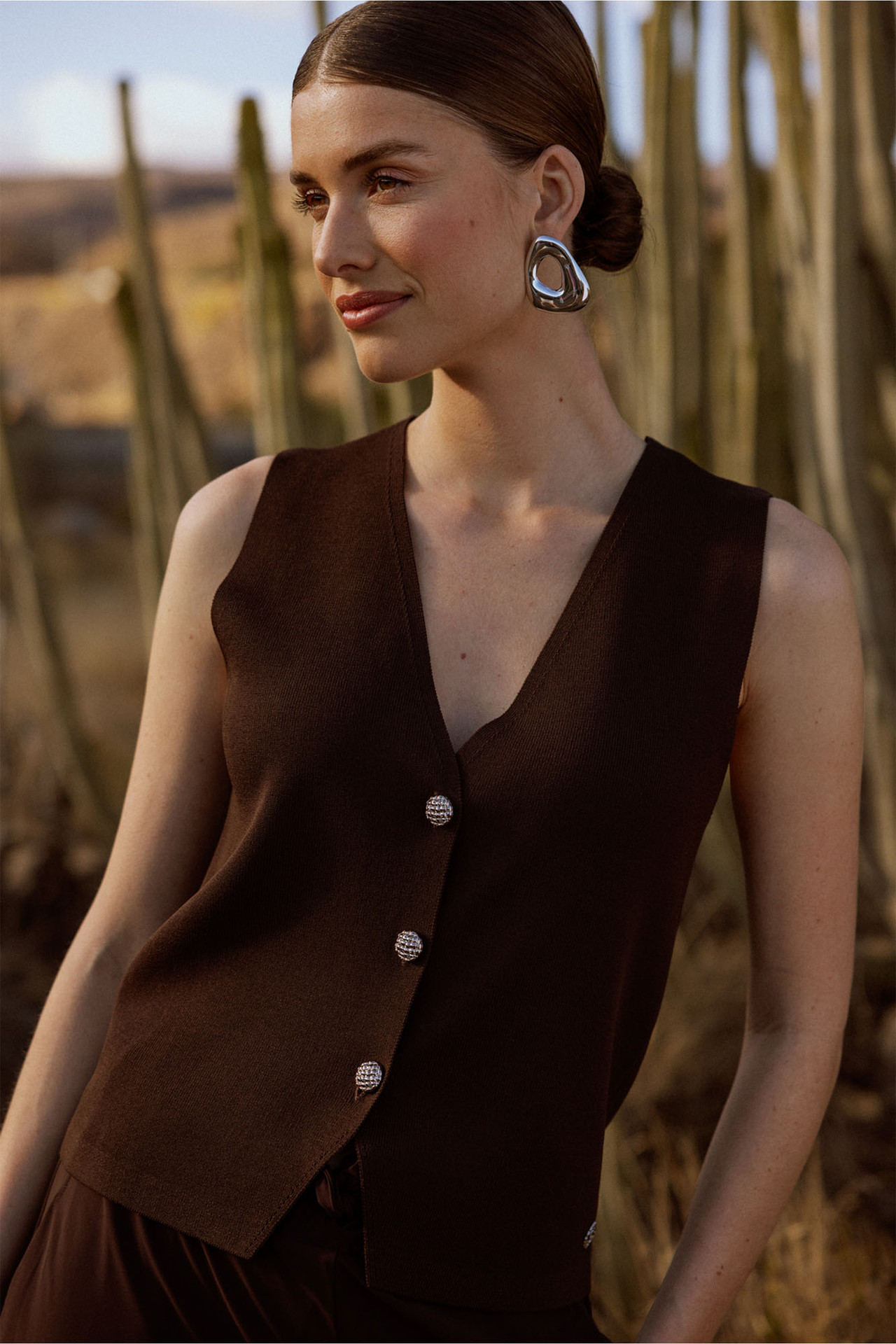 Studio Anneloes Fenna Knitted Gilet, espresso — gebreid mouwloos gilet